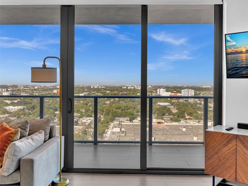 121 NE 34th St #2016 Miami, FL 33137