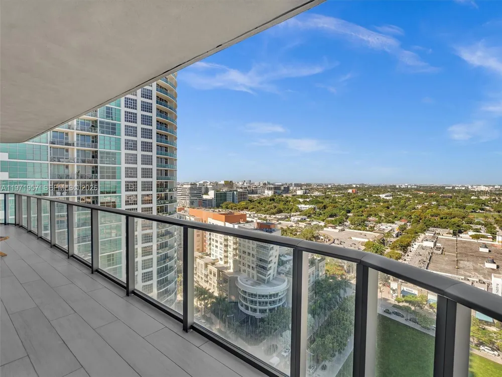 121 NE 34th St #2016 Miami, FL 33137