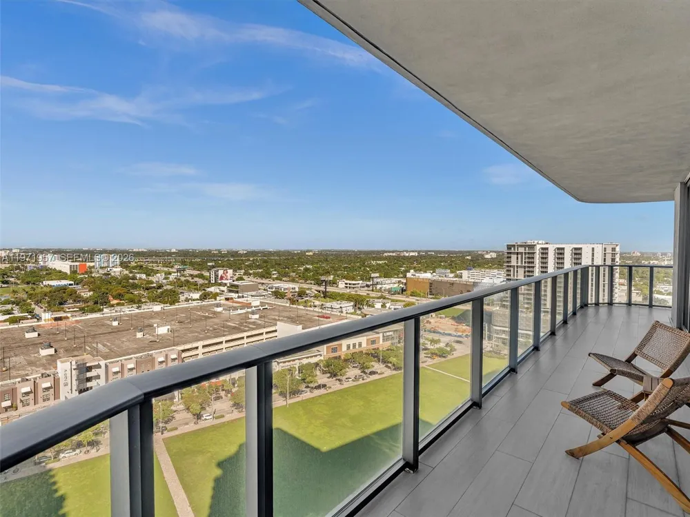 121 NE 34th St #2016 Miami, FL 33137