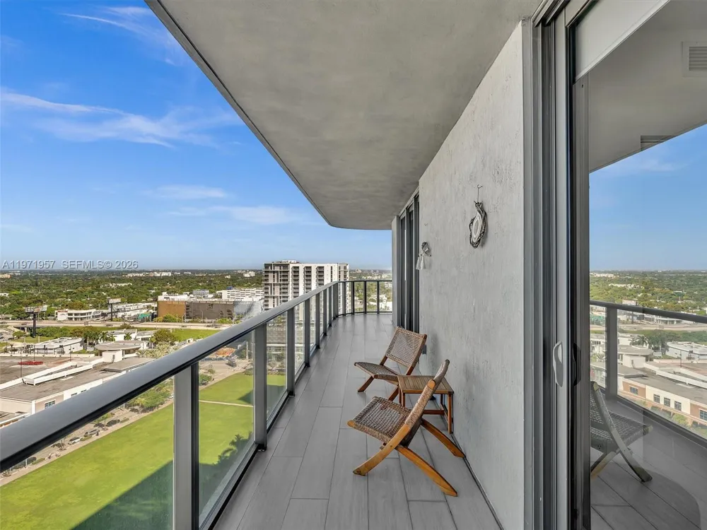 121 NE 34th St #2016 Miami, FL 33137