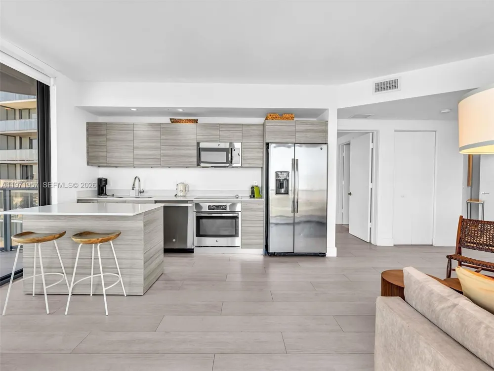 121 NE 34th St #2016 Miami, FL 33137