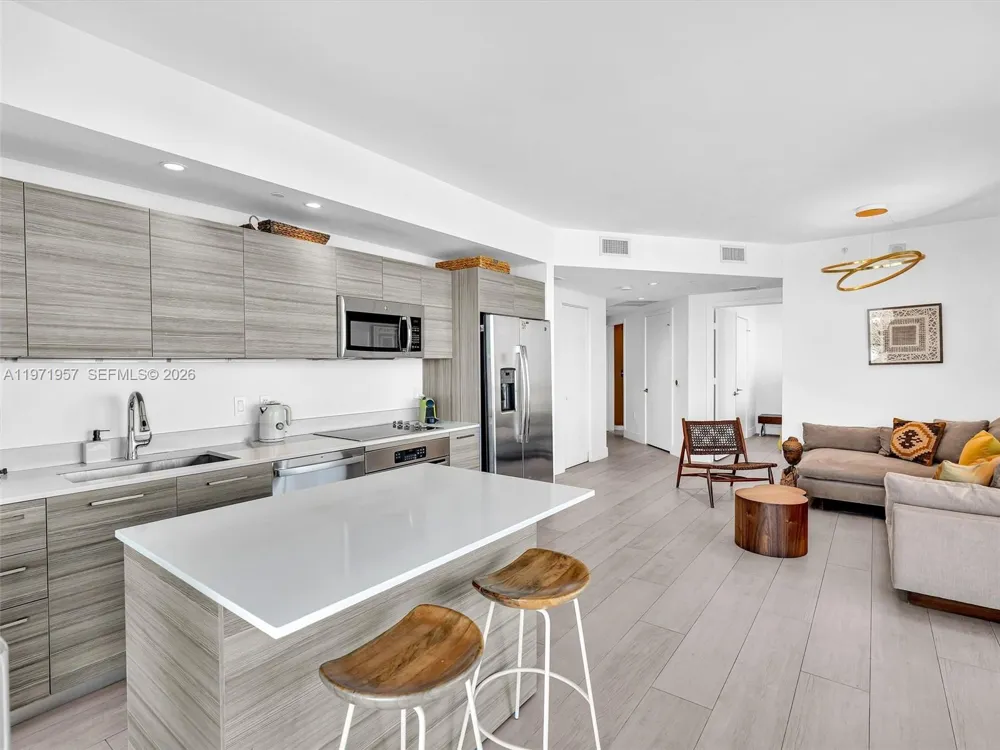 121 NE 34th St #2016 Miami, FL 33137