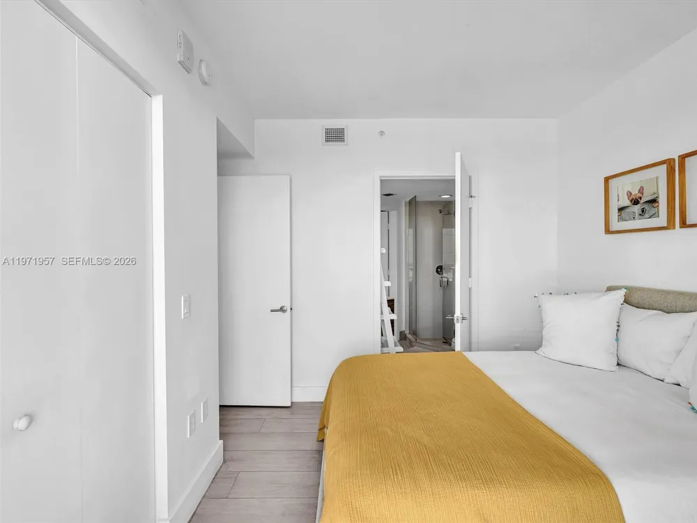 121 NE 34th St #2016 Miami, FL 33137