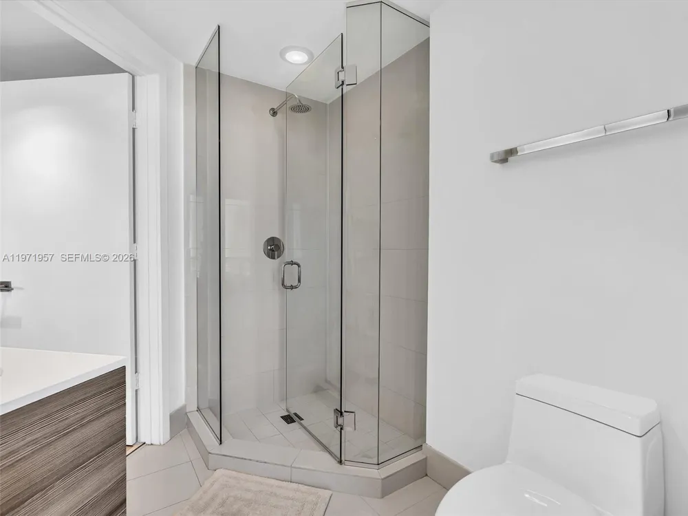 121 NE 34th St #2016 Miami, FL 33137
