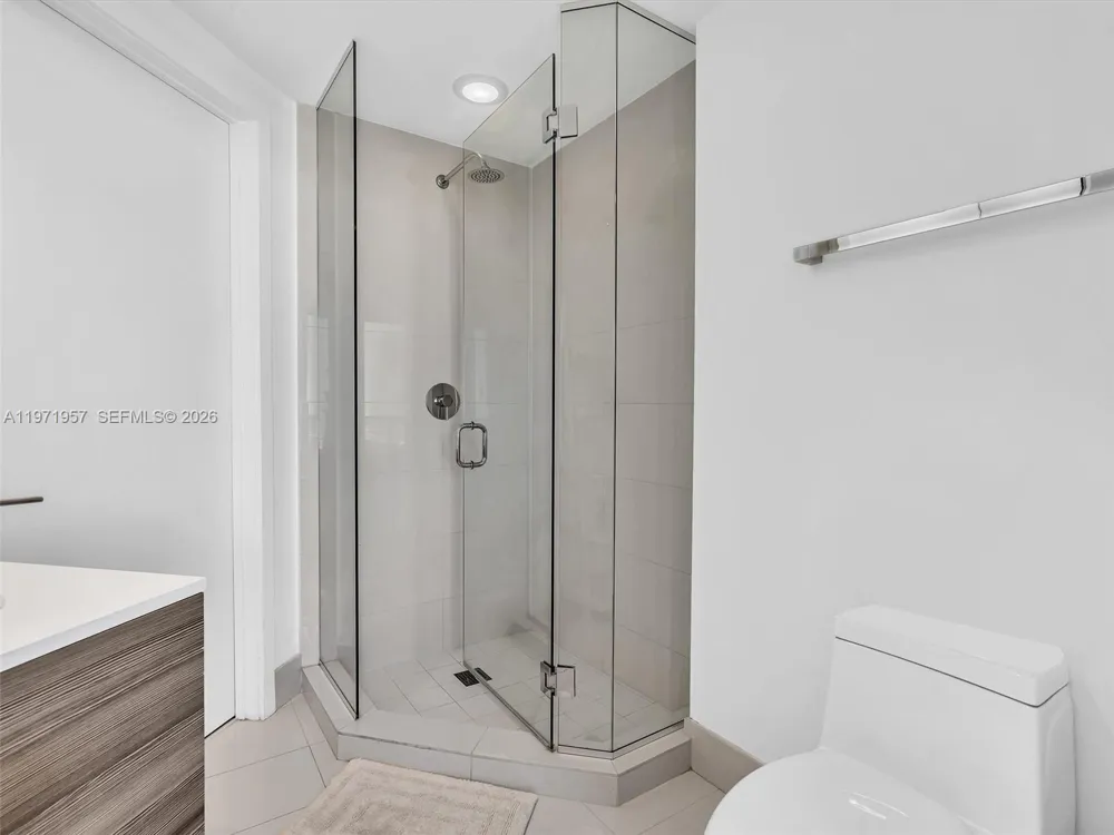 121 NE 34th St #2016 Miami, FL 33137
