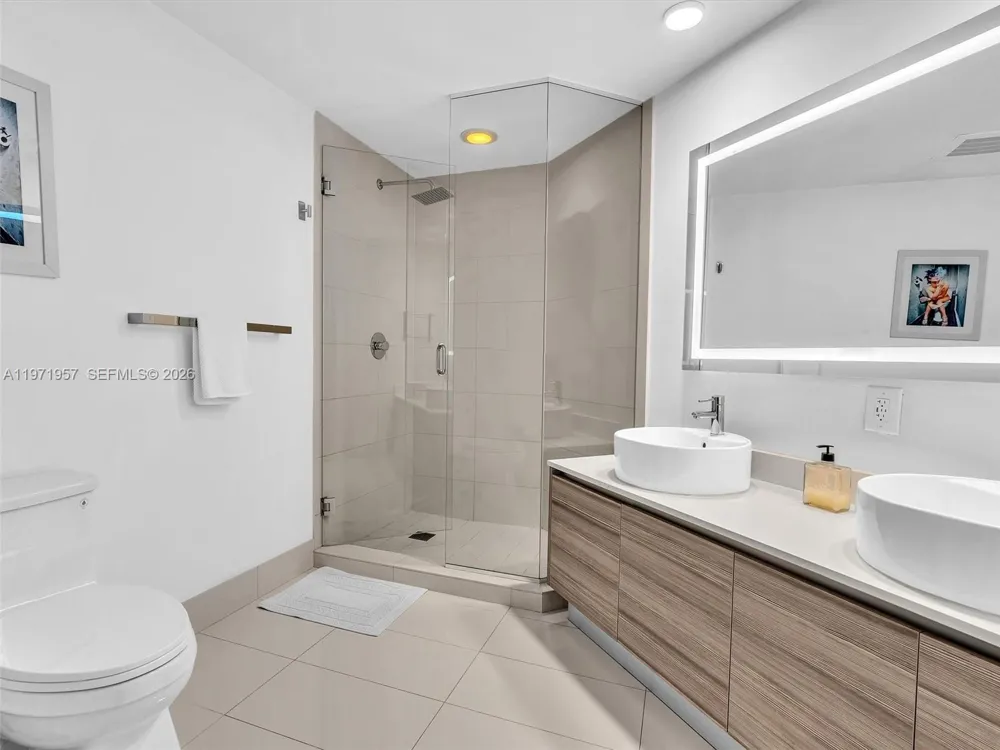121 NE 34th St #2016 Miami, FL 33137