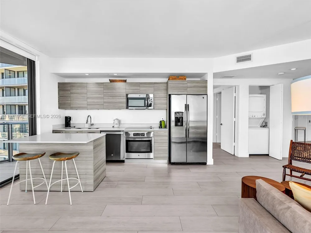 121 NE 34th St #2016 Miami, FL 33137