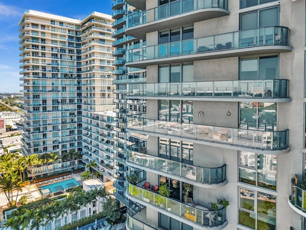 121 NE 34th St #2016 Miami, FL 33137