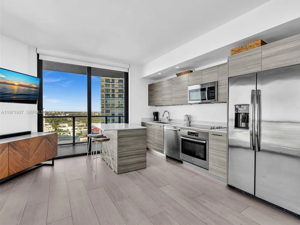 121 NE 34th St #2016 Miami, FL 33137