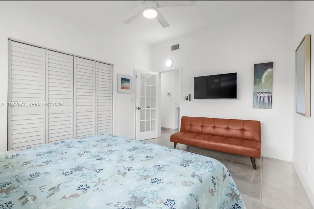 811 Highland Dr Hollywood, FL 33021