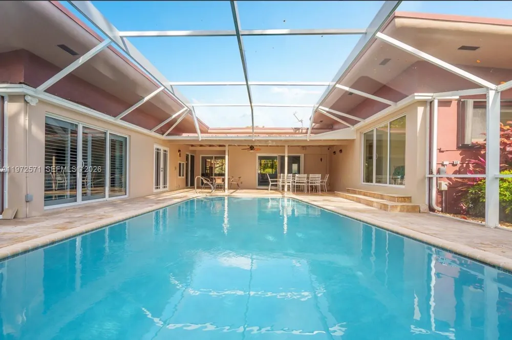 811 Highland Dr Hollywood, FL 33021
