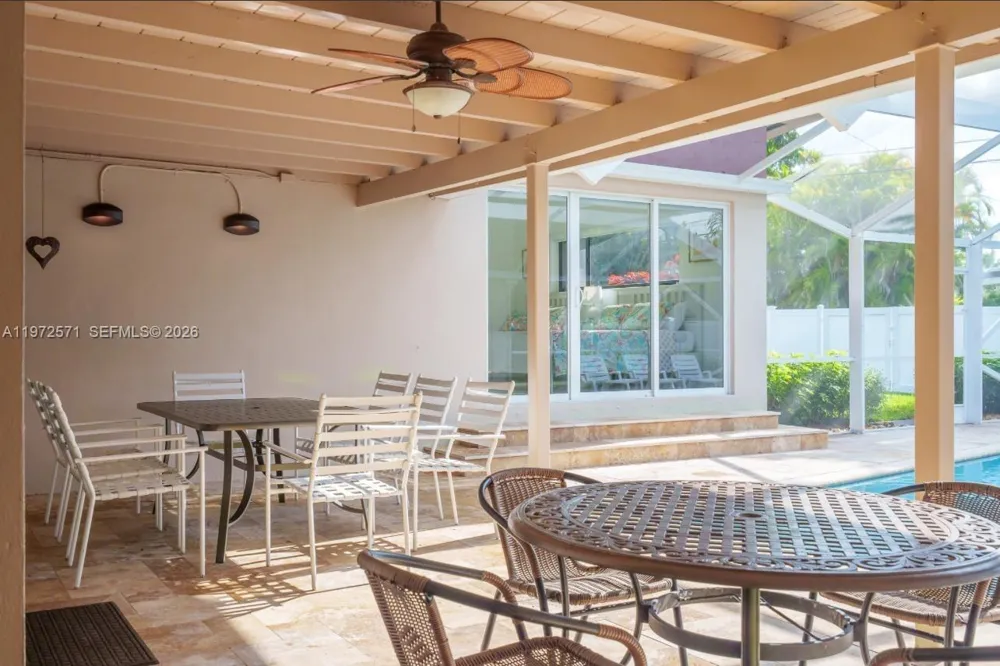 811 Highland Dr Hollywood, FL 33021