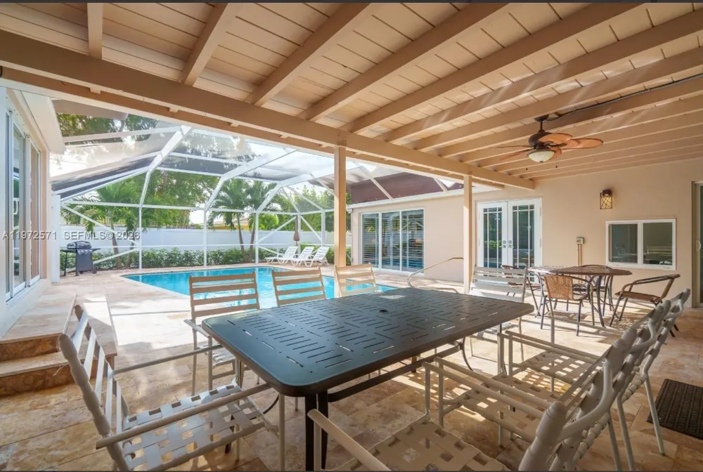 811 Highland Dr Hollywood, FL 33021