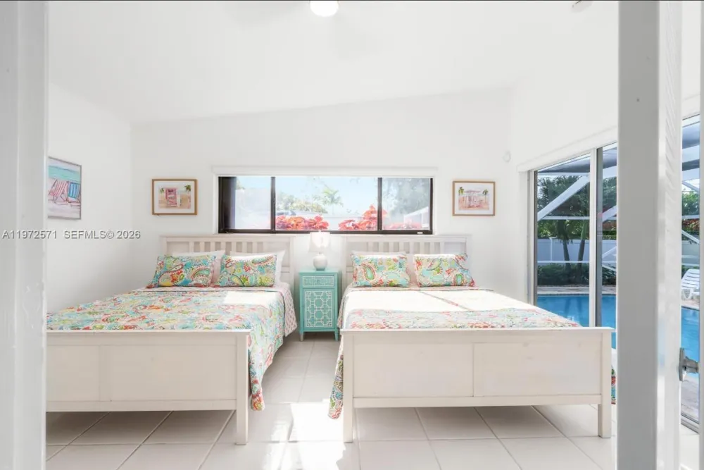 811 Highland Dr Hollywood, FL 33021