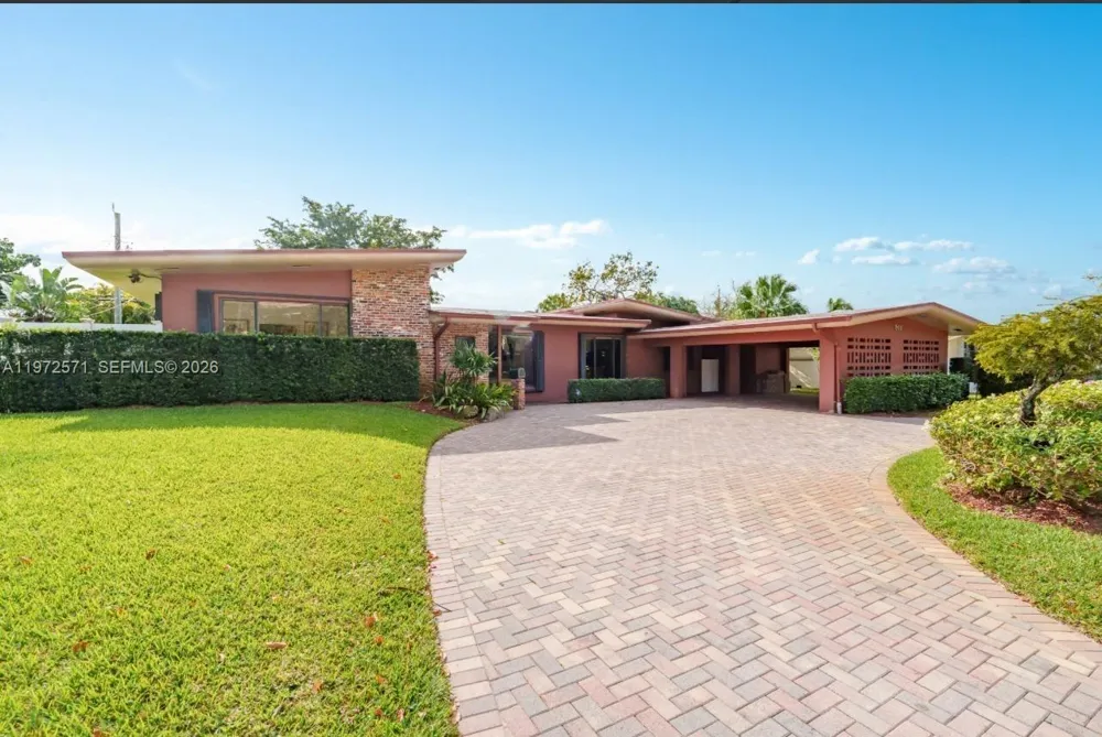 811 Highland Dr Hollywood, FL 33021