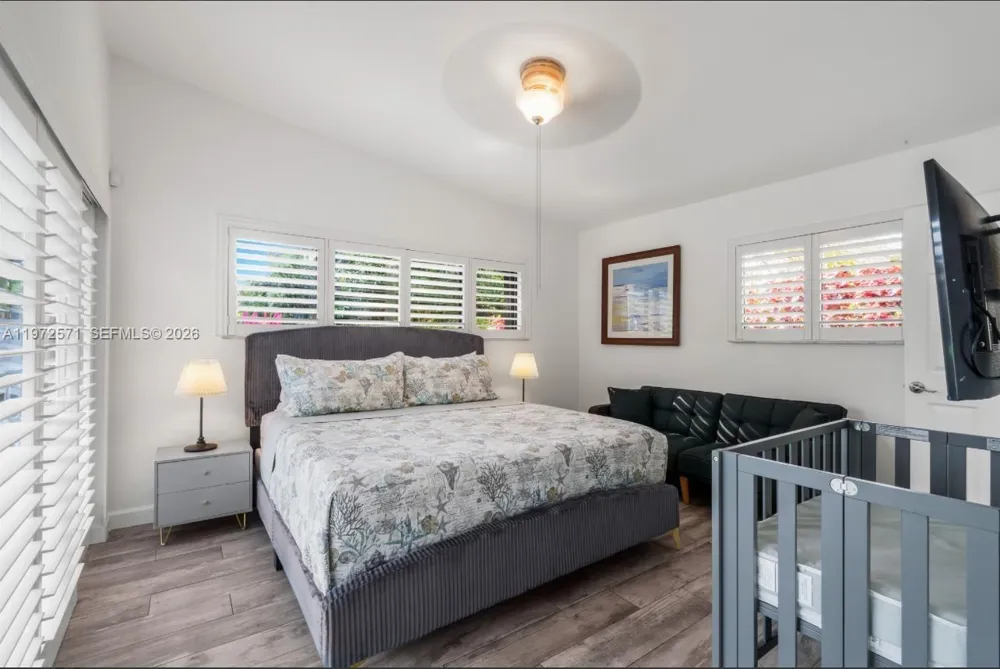 811 Highland Dr Hollywood, FL 33021