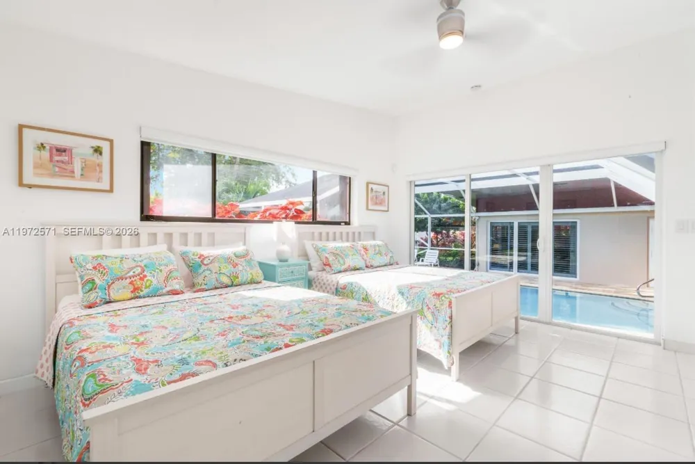 811 Highland Dr Hollywood, FL 33021