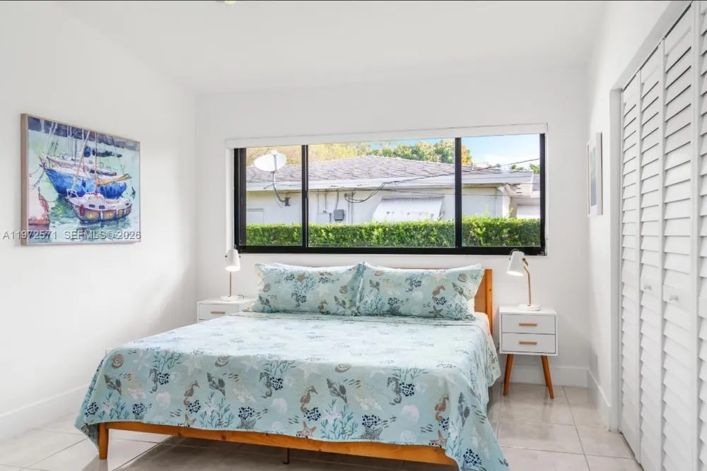811 Highland Dr Hollywood, FL 33021