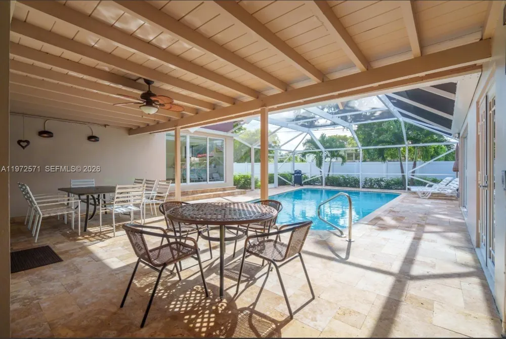 811 Highland Dr Hollywood, FL 33021