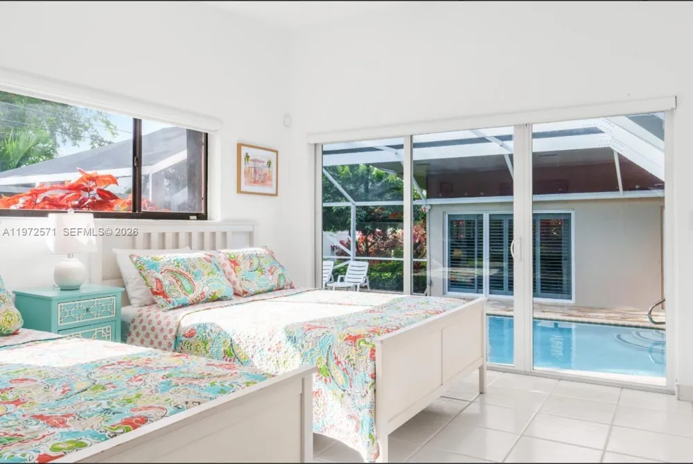 811 Highland Dr Hollywood, FL 33021