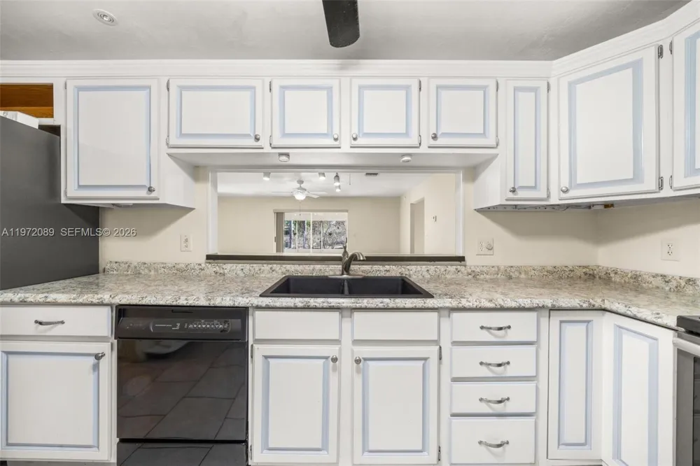 1273 Woodbury Avenue Sebring, FL 33875