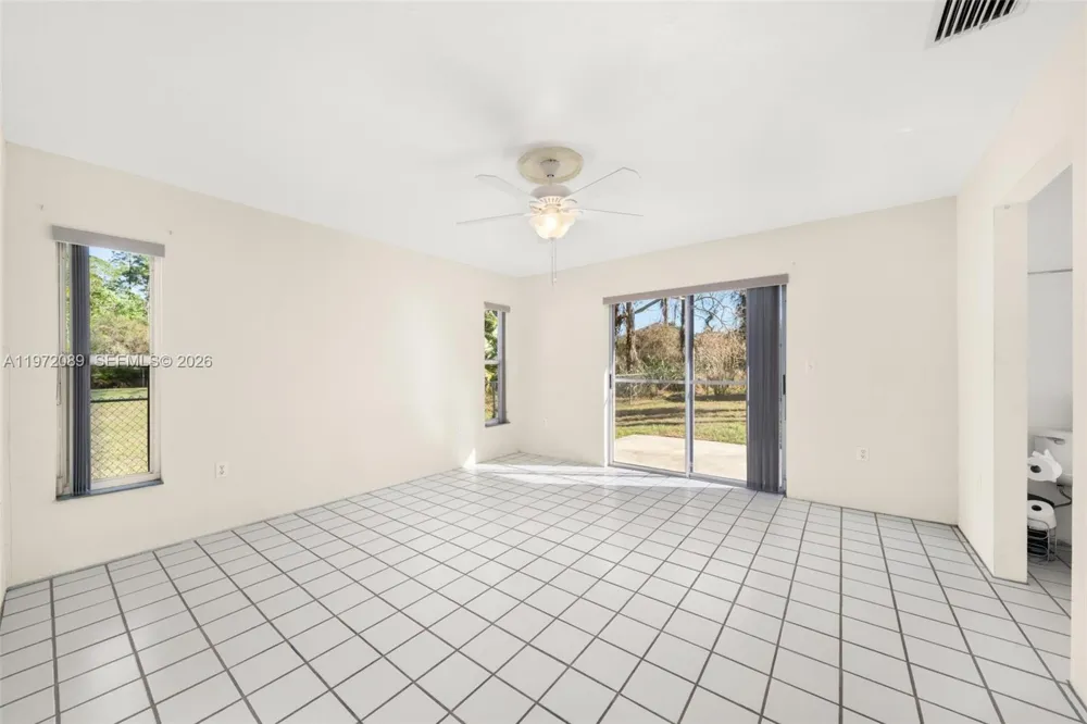 1273 Woodbury Avenue Sebring, FL 33875