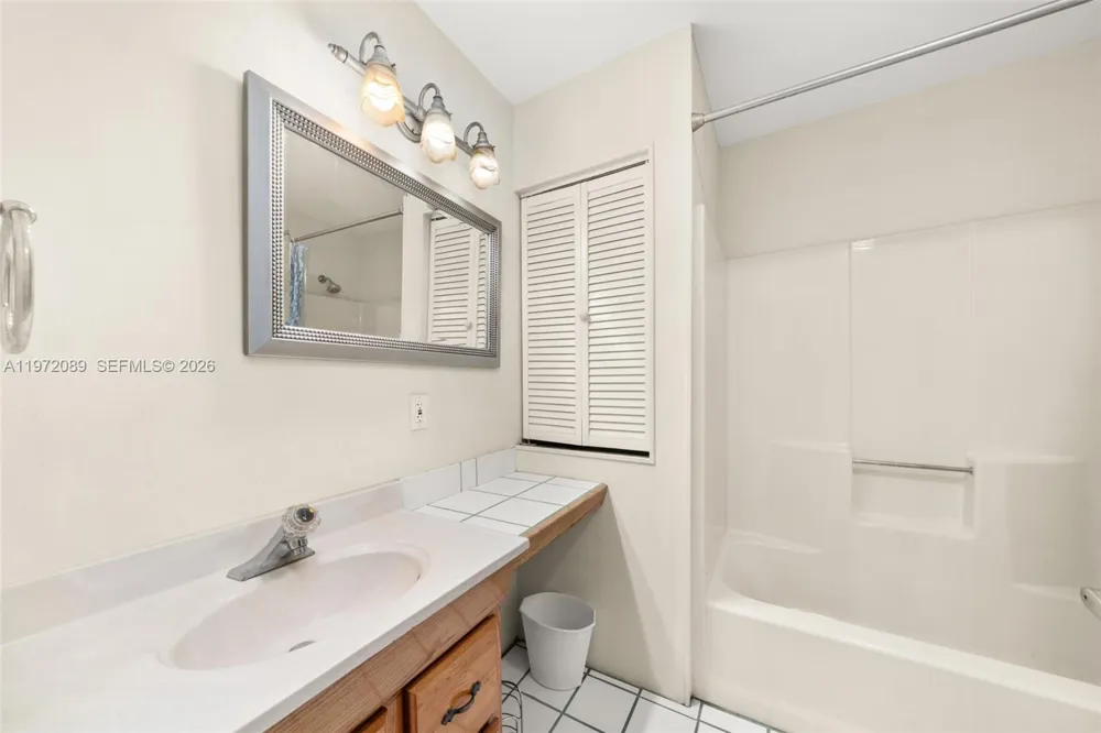 1273 Woodbury Avenue Sebring, FL 33875