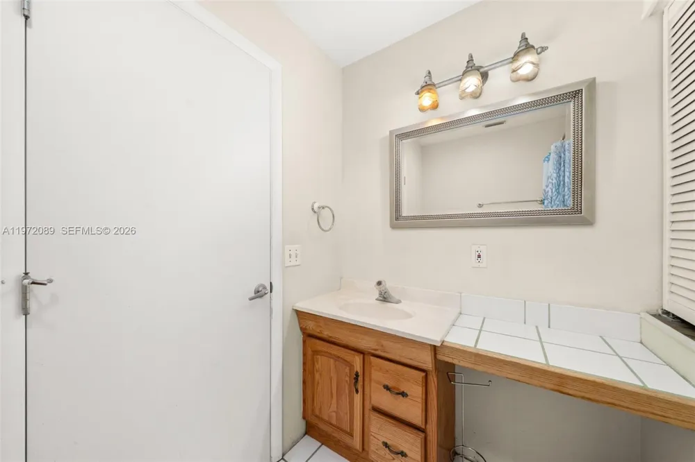 1273 Woodbury Avenue Sebring, FL 33875