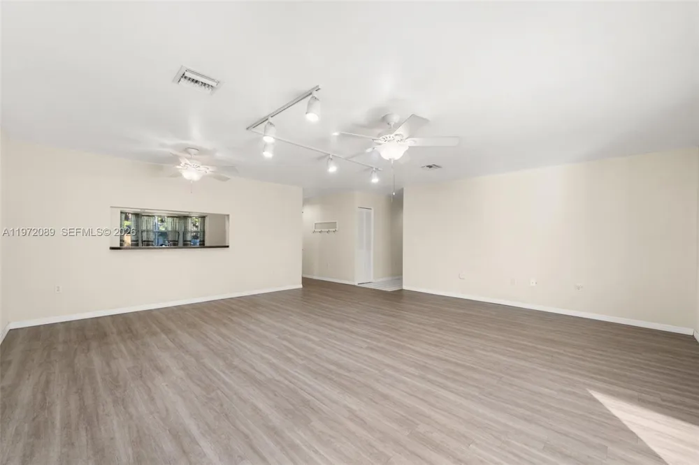 1273 Woodbury Avenue Sebring, FL 33875
