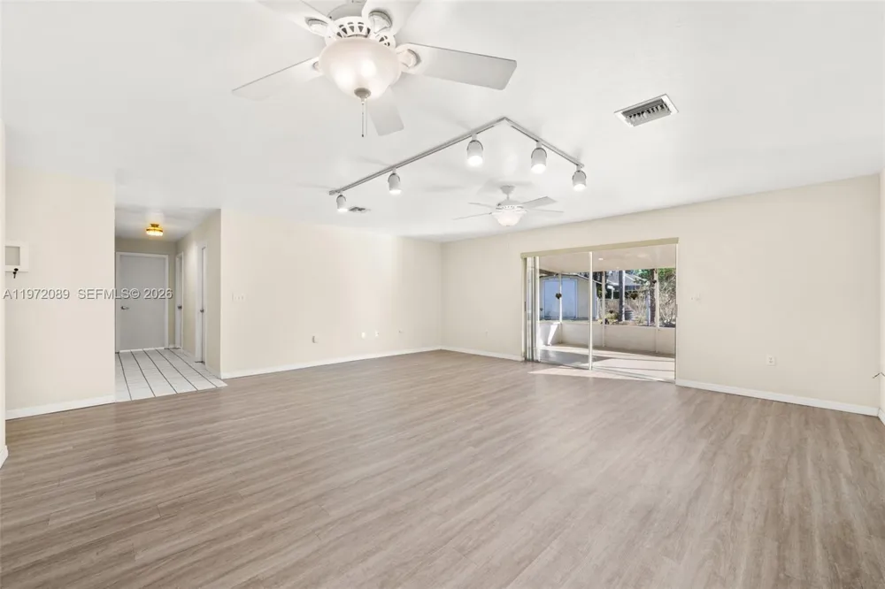 1273 Woodbury Avenue Sebring, FL 33875