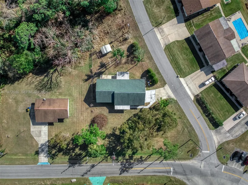 1273 Woodbury Avenue Sebring, FL 33875