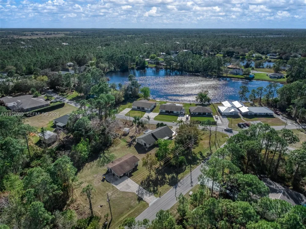 1273 Woodbury Avenue Sebring, FL 33875