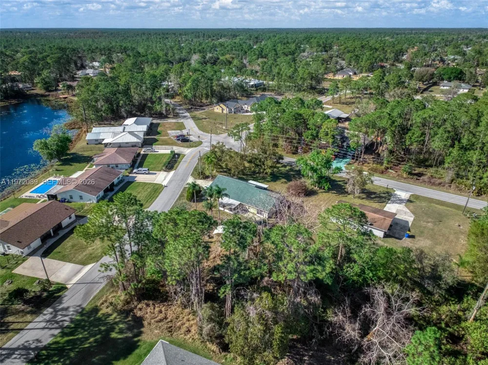 1273 Woodbury Avenue Sebring, FL 33875