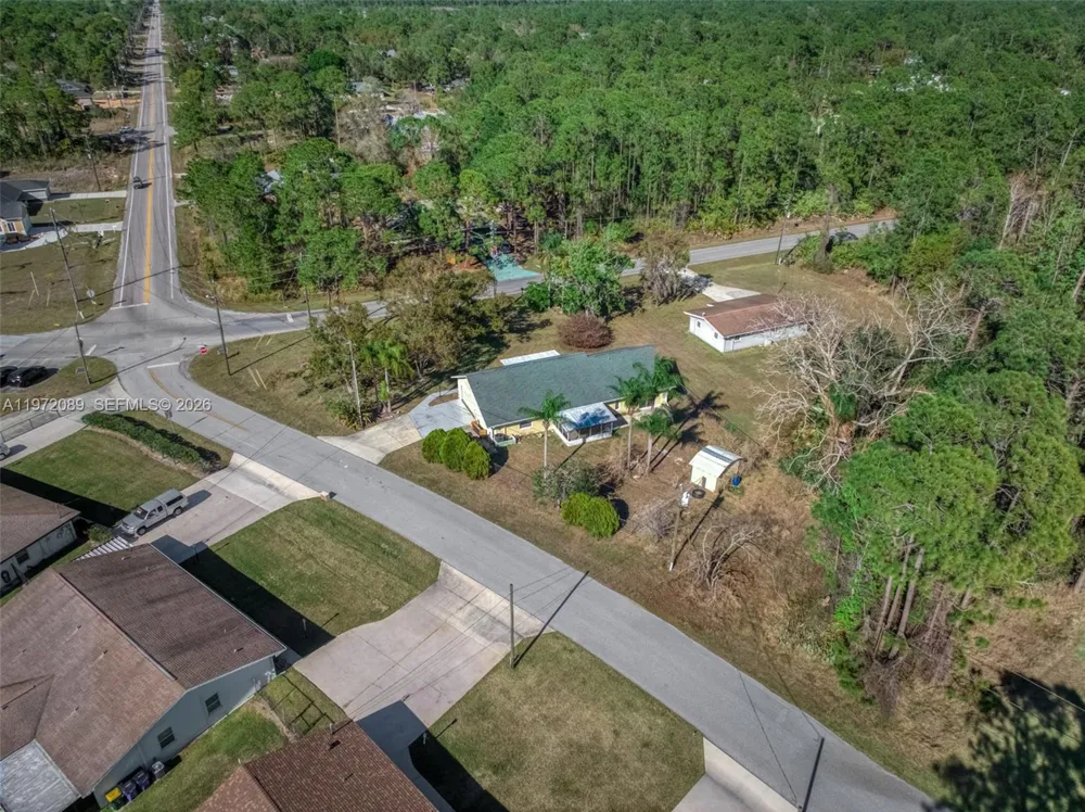 1273 Woodbury Avenue Sebring, FL 33875