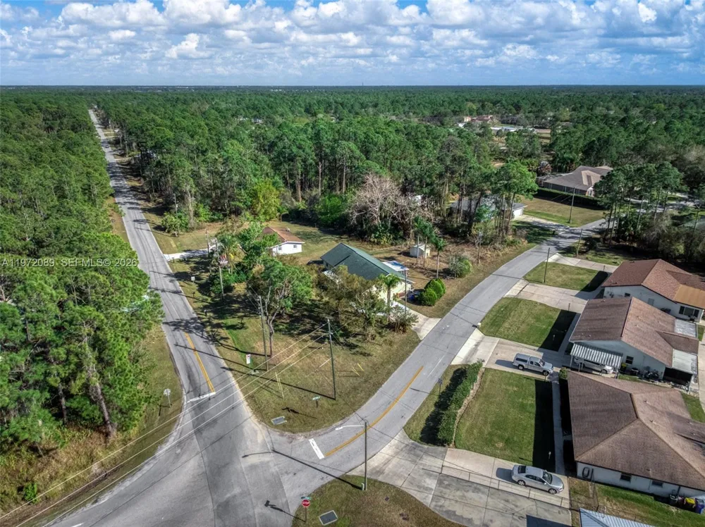 1273 Woodbury Avenue Sebring, FL 33875