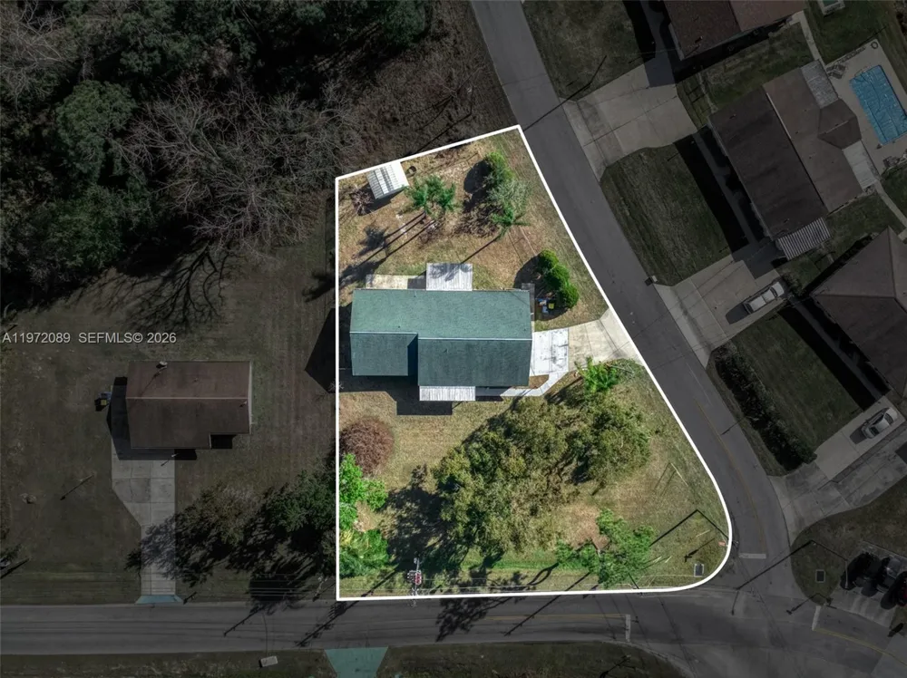 1273 Woodbury Avenue Sebring, FL 33875