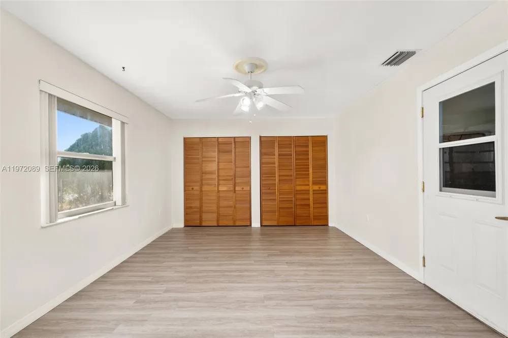 1273 Woodbury Avenue Sebring, FL 33875