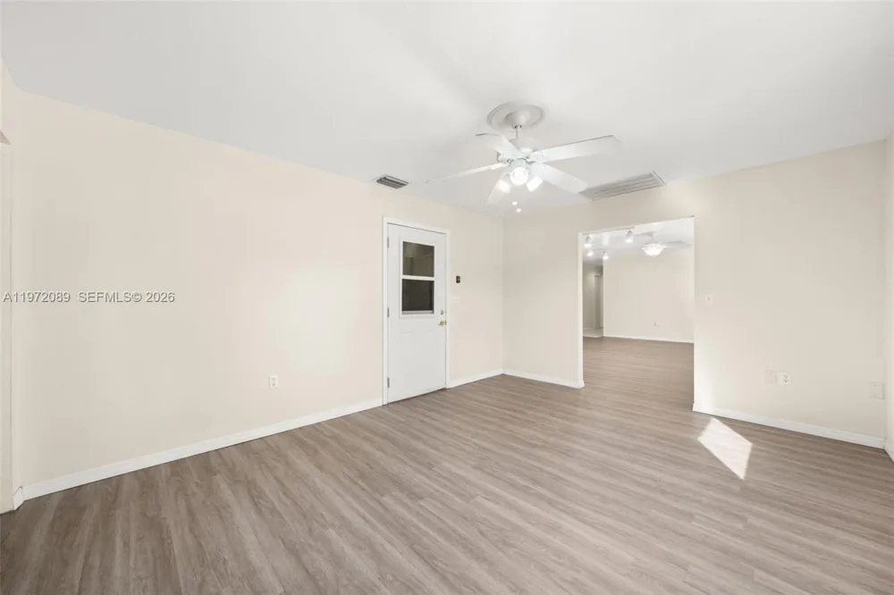 1273 Woodbury Avenue Sebring, FL 33875