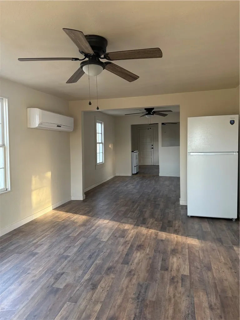 603 E Mesquite Street Benavides, TX 78341
