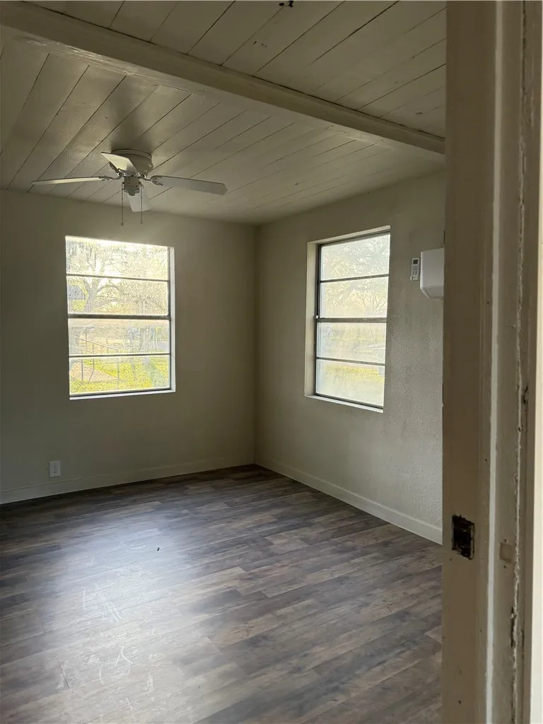 603 E Mesquite Street Benavides, TX 78341