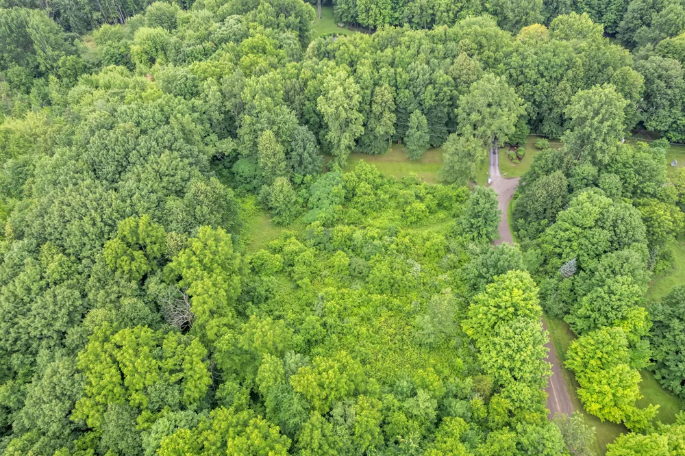 22987 Clarkshire Drive South Lyon, MI 48178