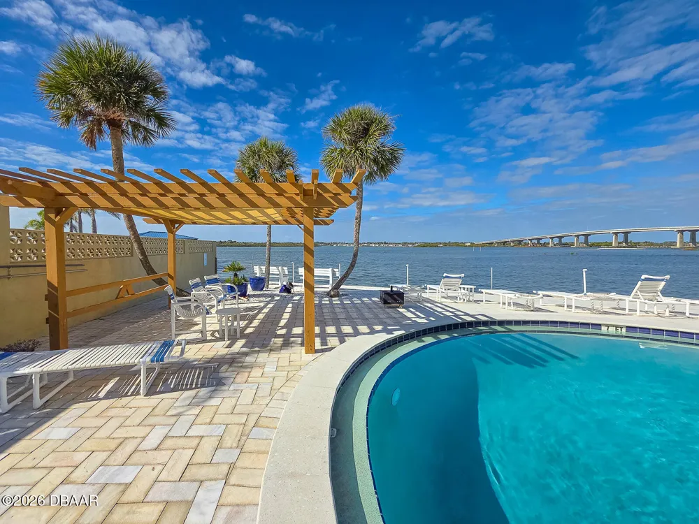 3606 S Peninsula Drive #208 Port Orange, FL 32127