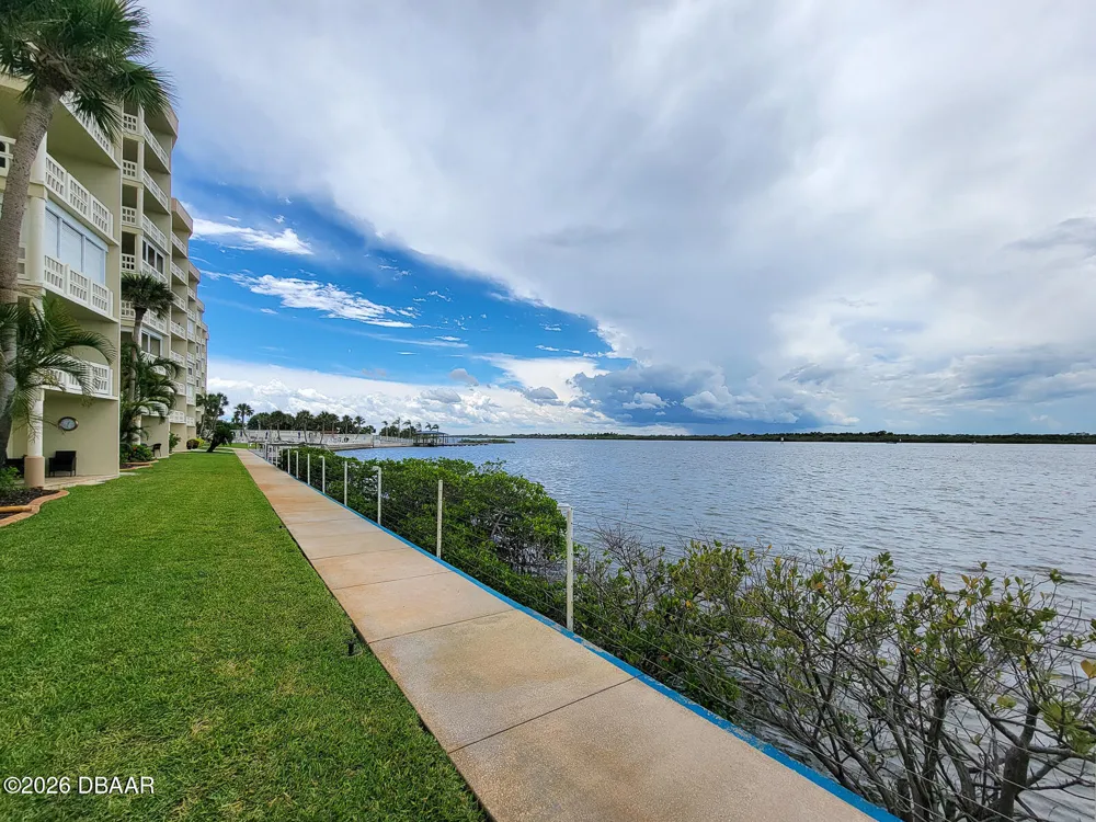 3606 S Peninsula Drive #208 Port Orange, FL 32127