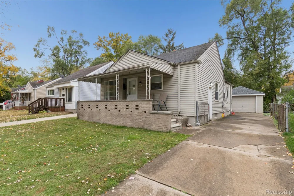 17421 Five Points Street Redford Charter Township, MI 48240