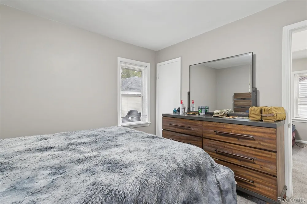 17421 Five Points Street Redford Charter Township, MI 48240