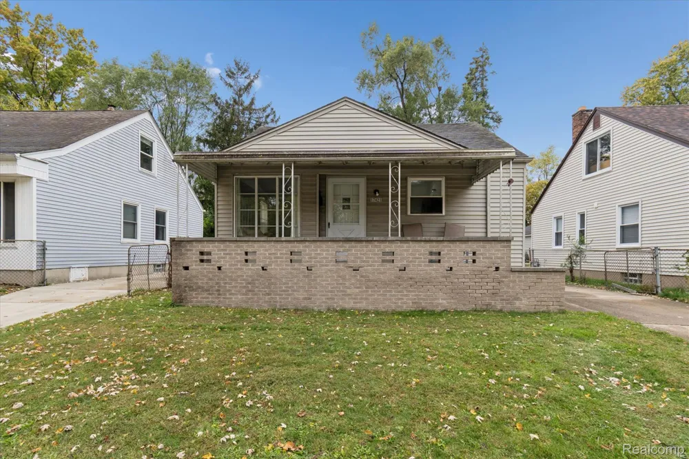 17421 Five Points Street Redford Charter Township, MI 48240