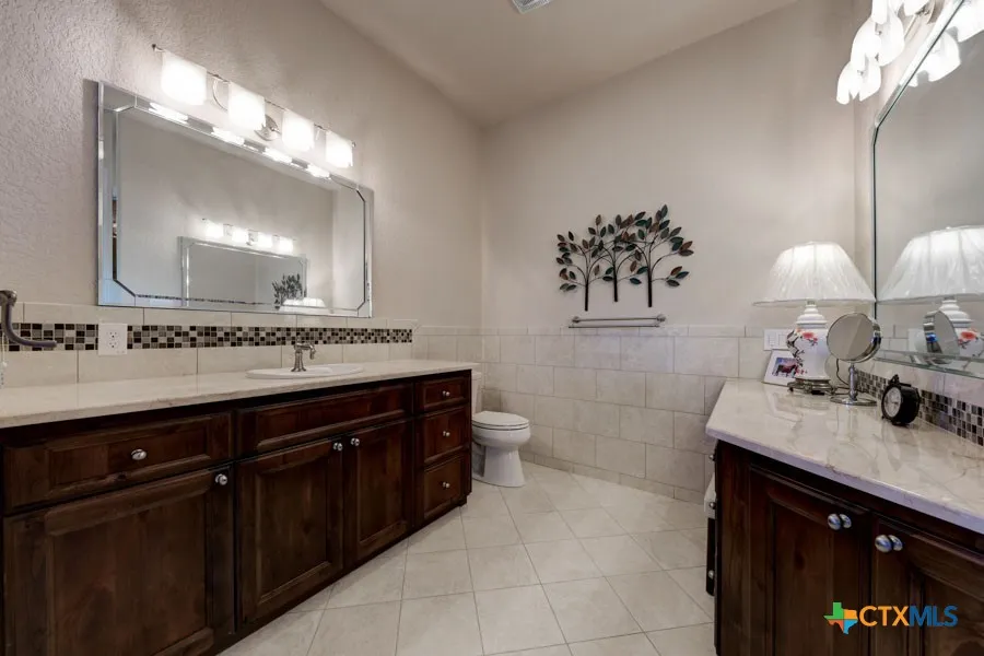 2420 Bolton Road Marion, TX 78124