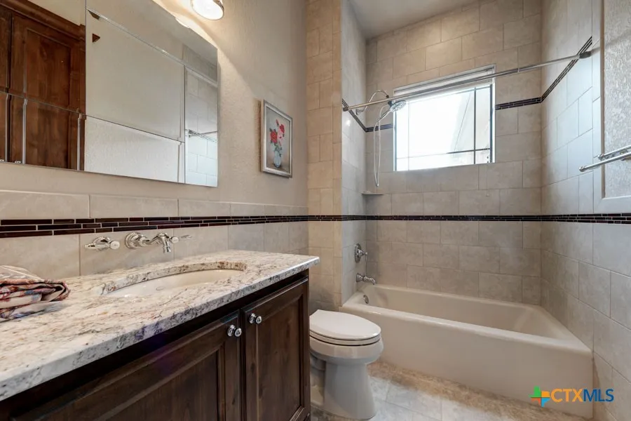 2420 Bolton Road Marion, TX 78124