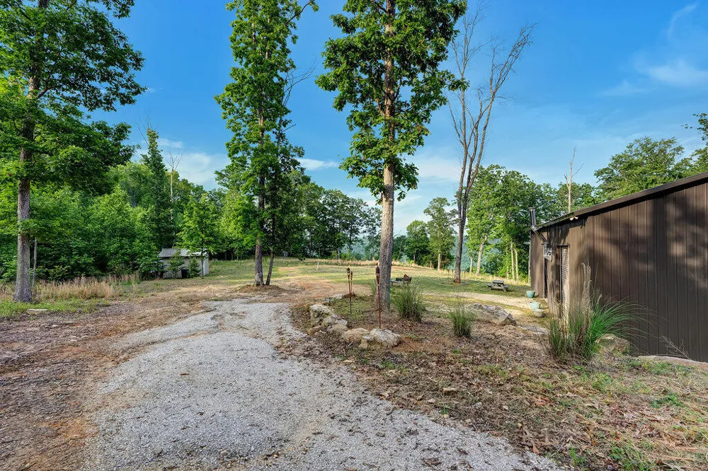 3155 Pigeon Spur Road Tracy City, TN 37387