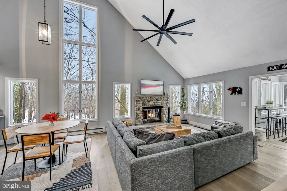 59 MIDWAY Lake Harmony, PA 18624